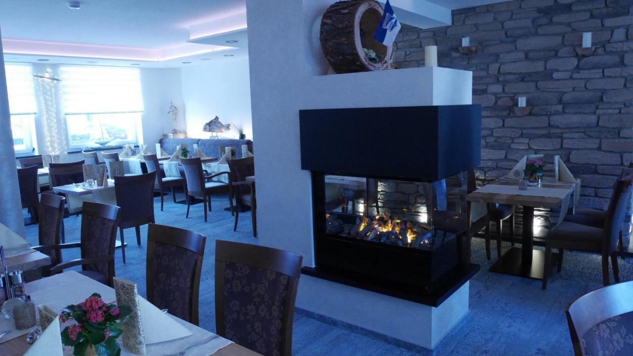 Restaurant Hotel Goldener Adler Emden Buitenkant foto